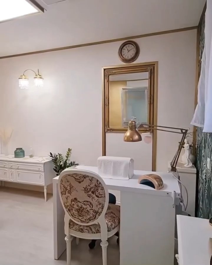 Ošetrovňa s kozmetickým lôžkom a lampou – Desire salón, Štúrova 103A, Nitra