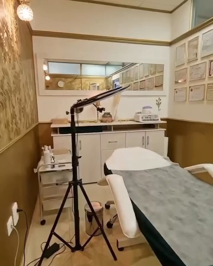 Ošetrovňa s kozmetickým lôžkom a lampou – Desire salón, Štúrova 103A, Nitra
